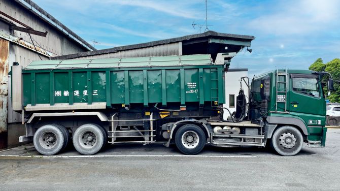 トレーラーダンプ